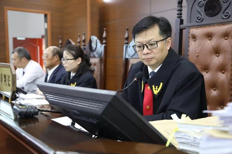 江苏一女子因迷恋减肥误入歧途:销售201万粒有毒*肥药减**获利228万,成本四五毛卖80元一粒!12人团伙被端