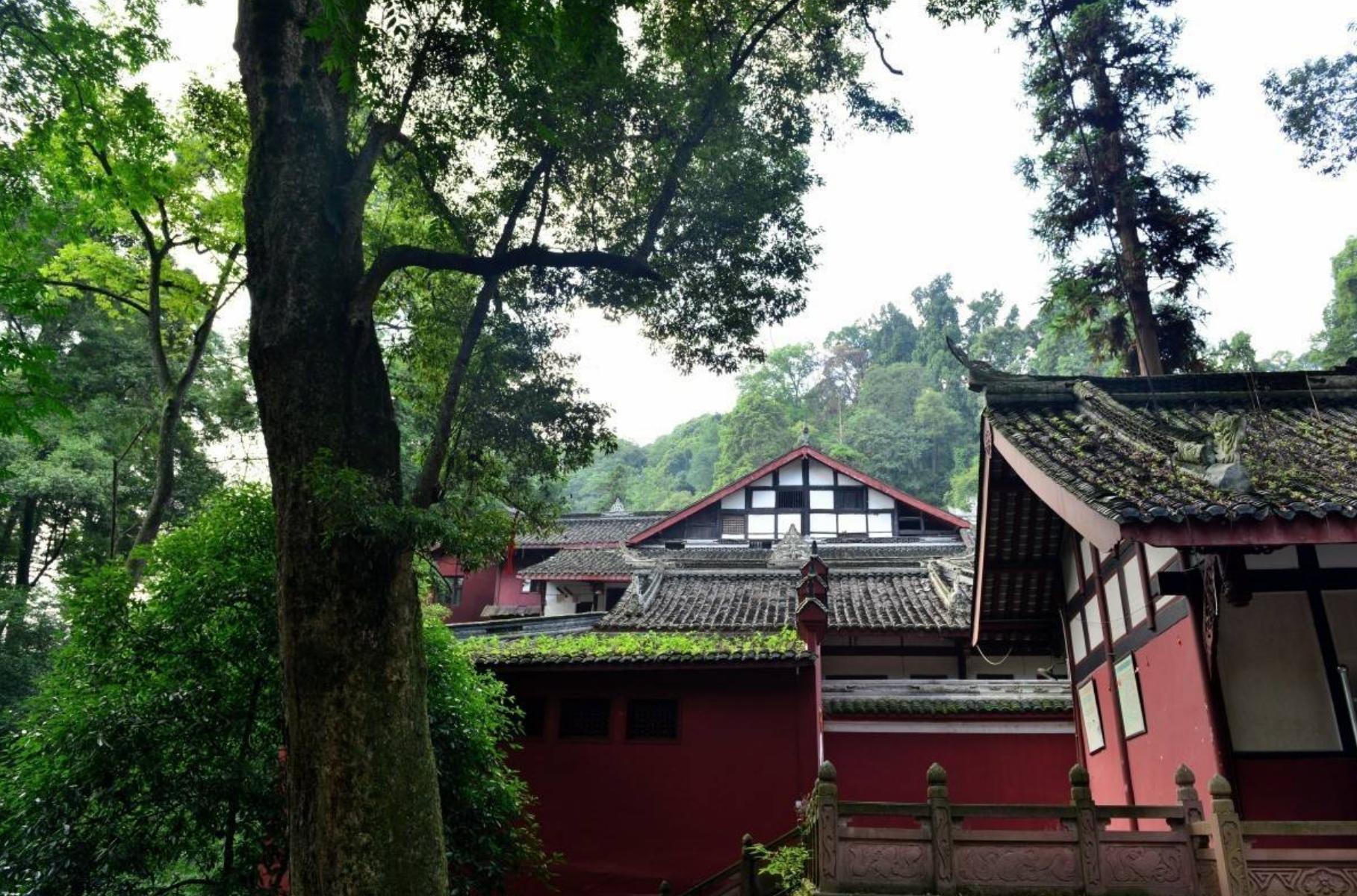 成都一天来回的爬山景点,成都一天爬山来回的景点