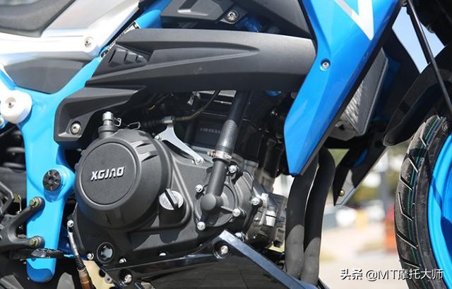 极速164km，百公里加速8.4S！这款250cc运动街车，配置高，动力强