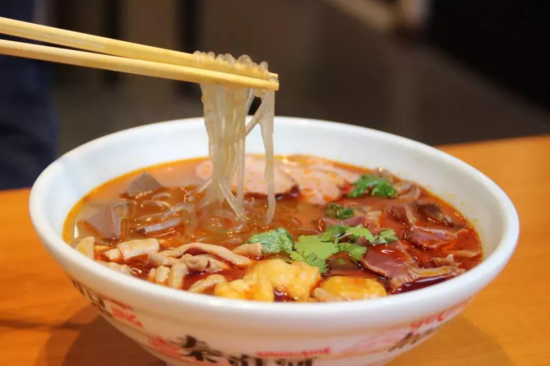 邯郸鸭血粉丝汤南京正宗,小淮娘鸭血粉丝汤营业时间