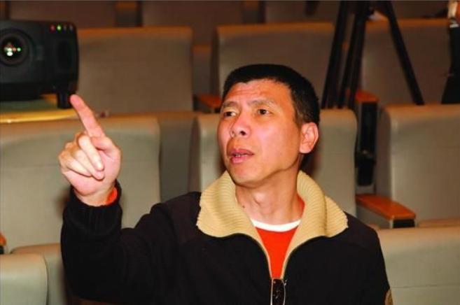 张馨予早期足球宝贝,微博之夜张馨予大黑牛