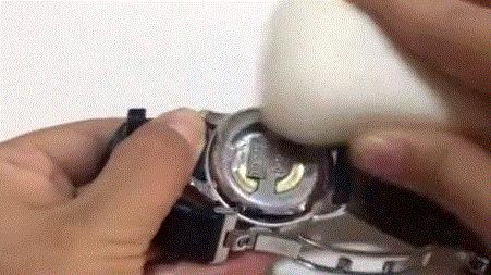 机器轻微进水该怎么处理,机械表里面进水气了怎么办