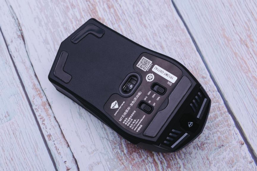 机械师无线鼠标m7如何使用畅玩版,机械师m7无线鼠标侧边按键