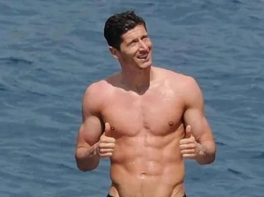 足坛十大强力锋霸,足坛五大肌霸球员