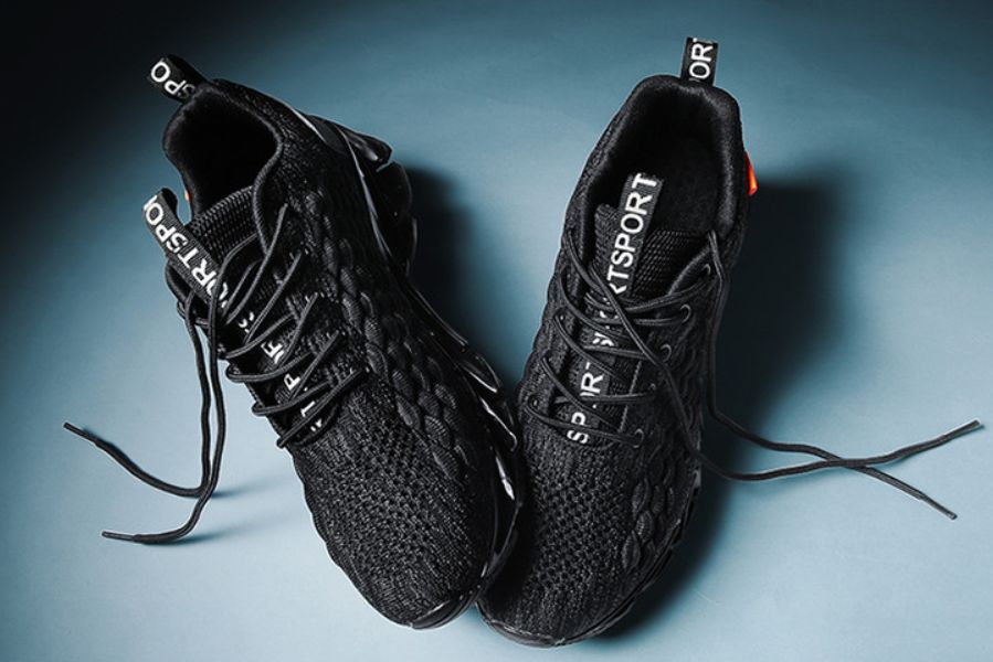 adidas三条杠运动鞋,adidas三条纹鞋舒适感