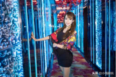 很美的天然溶洞温泉,清澈见底的自然岩洞温泉