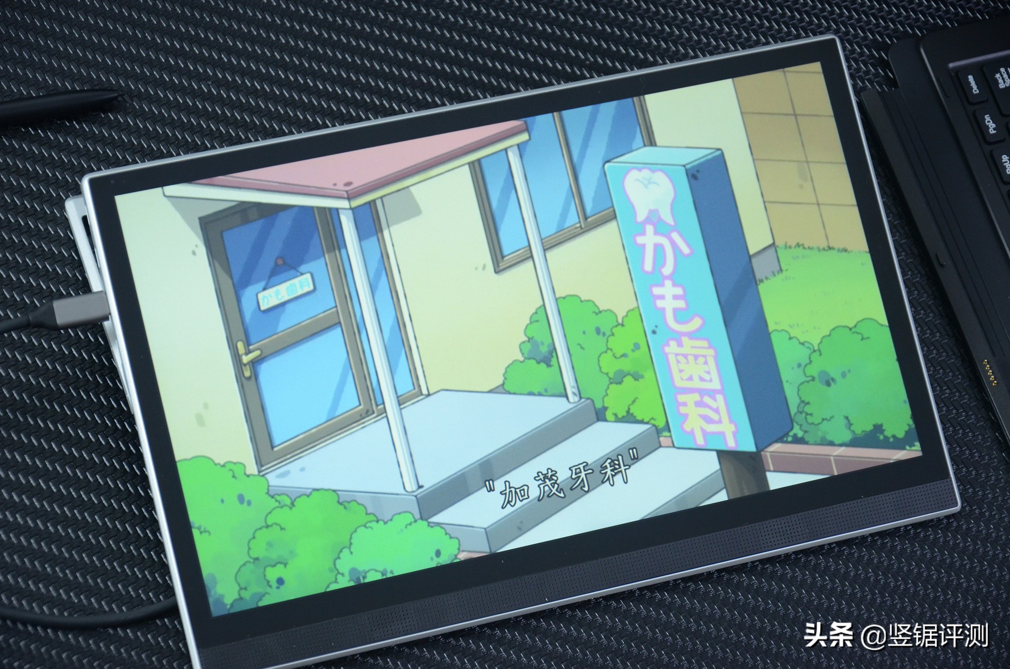 13.3寸1080p和2k,13.3英寸的屏幕搭载2k屏清晰吗