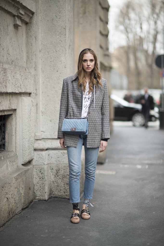 脚宽的人怎么选择鞋子,脚宽夏季穿鞋选择技巧