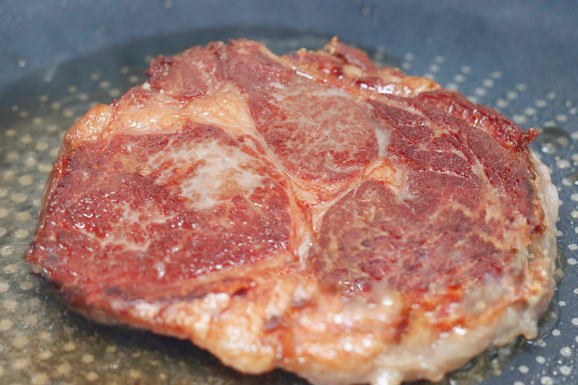 据说这个煎锅能聚油还超好用！——苏泊尔火红点聚油煎锅使用评测