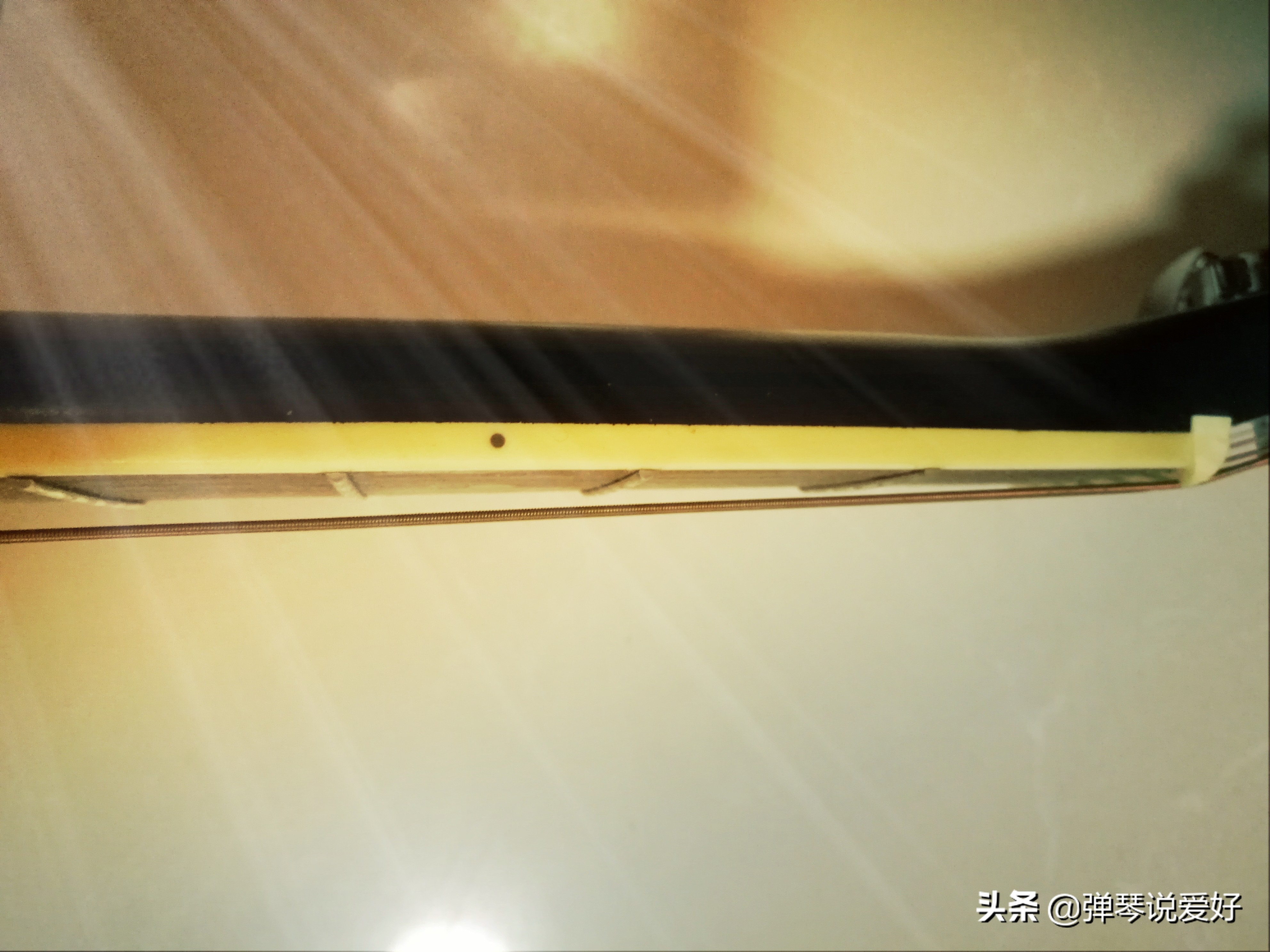 新手学吉他要买什么,刚开始学吉他买什么样的合适