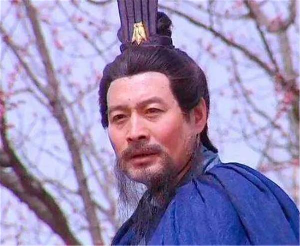 徐庶向刘备推荐诸葛亮,遇到刘备之前诸葛亮在哪里住