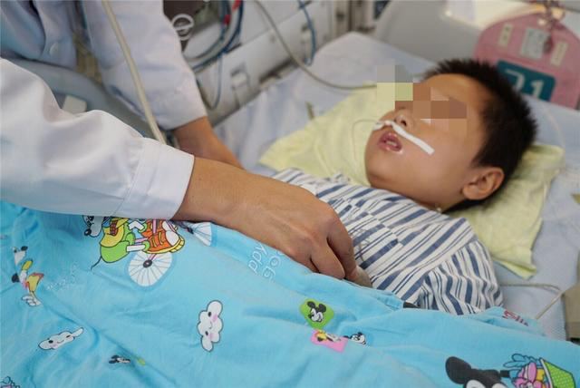 喝三鹿奶粉的小孩都变成什么样了,那些喝三鹿奶粉的孩子都怎么样了