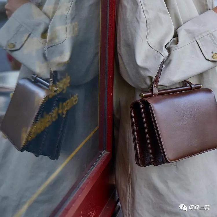 韩剧小女孩看上一款包,韩国小姐姐都背什么包包