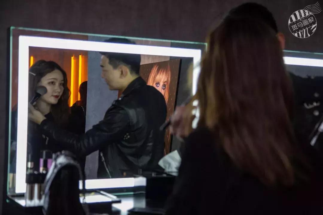 ysl在香港开了家美妆快闪酒店,ysl在上海哪里