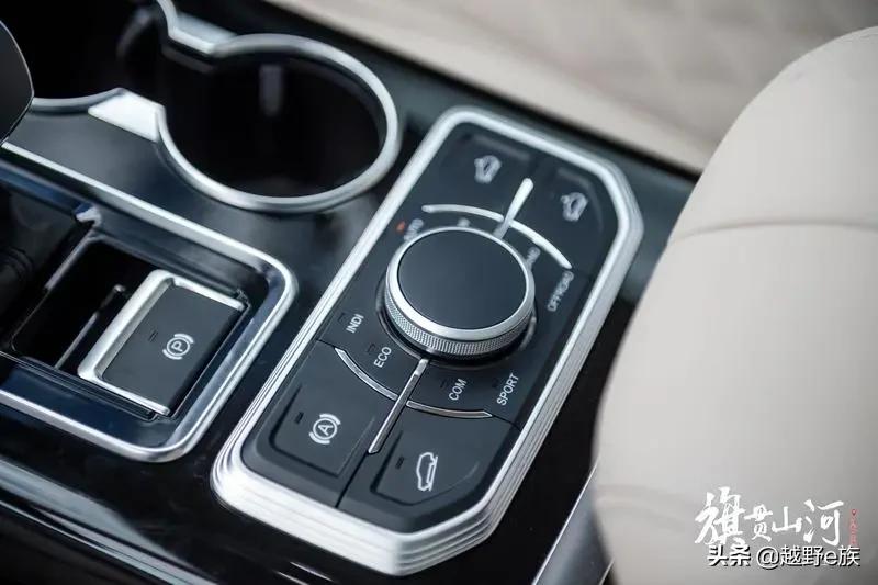 2021款红旗hs7旗贯山河,红旗hs7旗享越野试驾视频