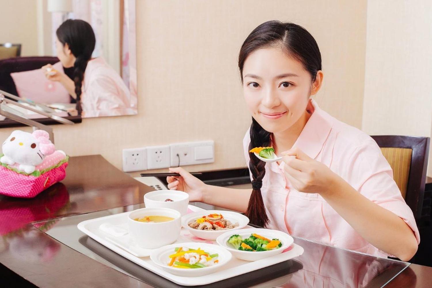 坐月子三天吃全菜,坐月子吃5顿饭多不