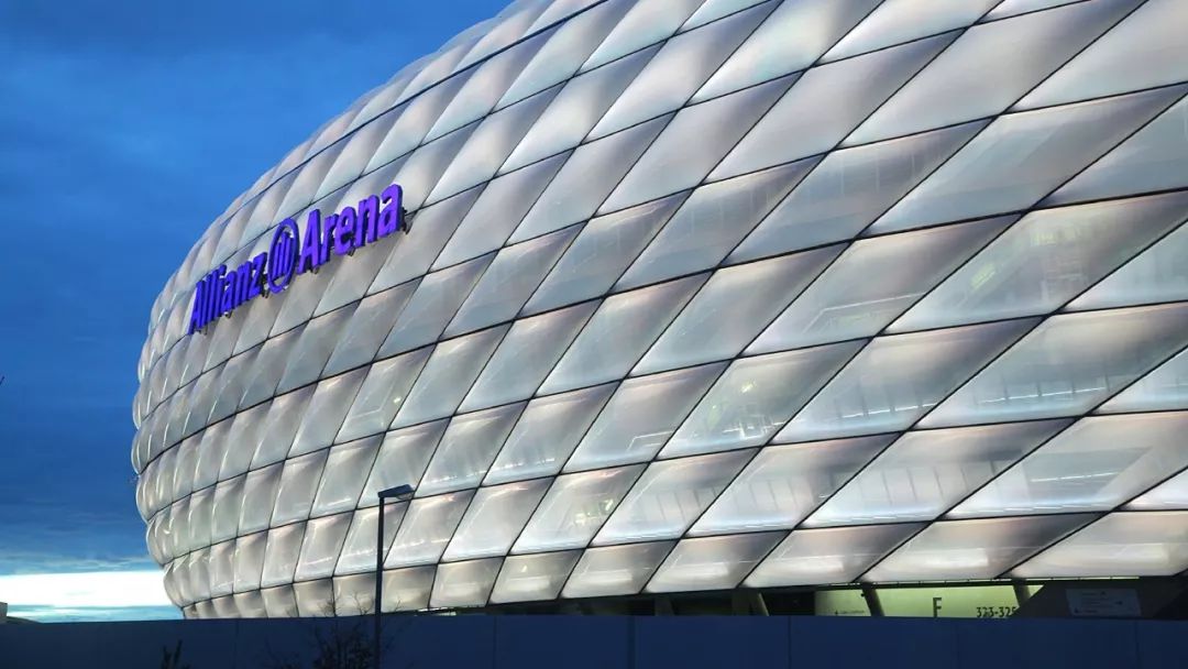 国足让你伤心?不知道这些大师设计的未来派足球场看过了风水没