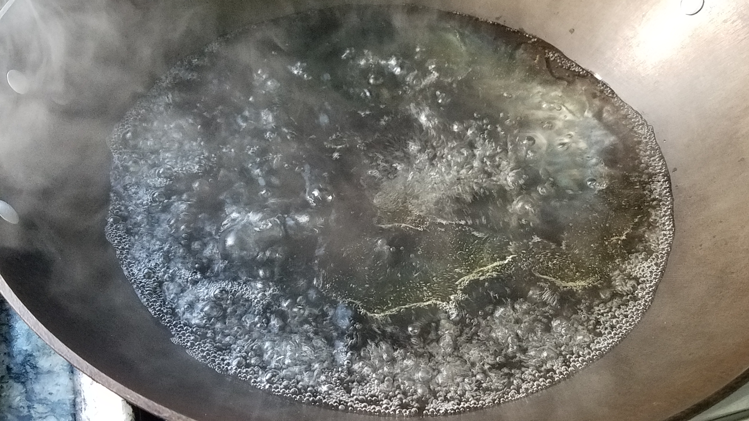 炒香菇炖鸡家常做法,炒香菇家常做法要不要焯水