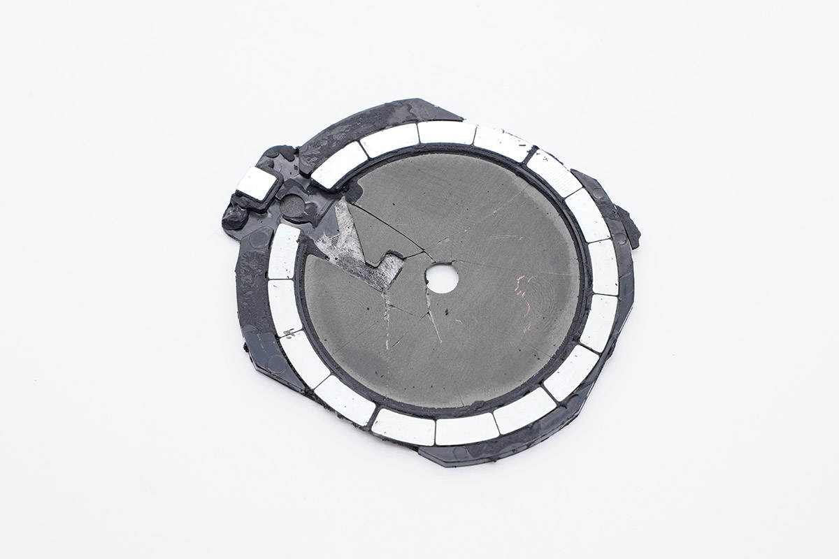 苹果充电宝无线磁吸原装拆解,苹果充电宝无线磁吸拆解