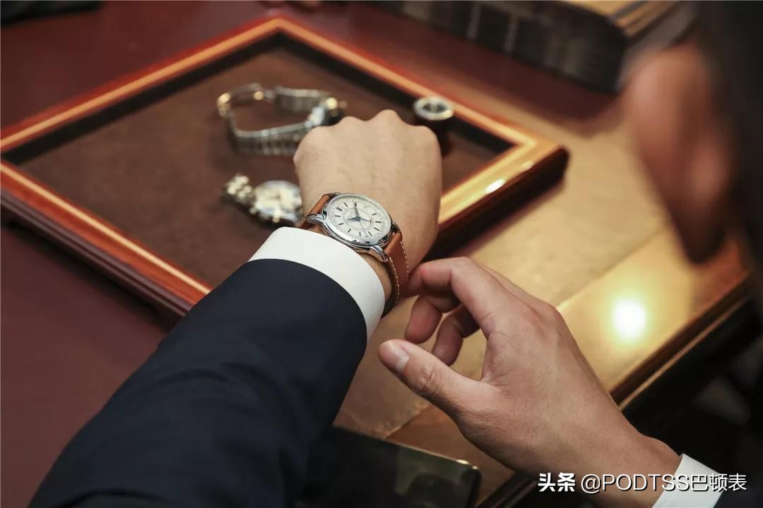 人类高质量男性戴的表是真还是假,适合年轻人戴的假表