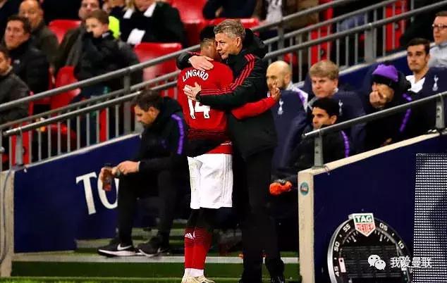 曼联下周激战大巴黎！这群特殊客人观战，两个电话就让索圣回归