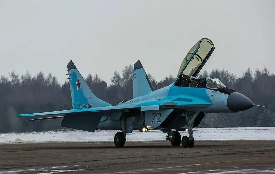 阿塞拜疆从巴基斯坦购进21架枭龙战机，作为未来空军作战中坚