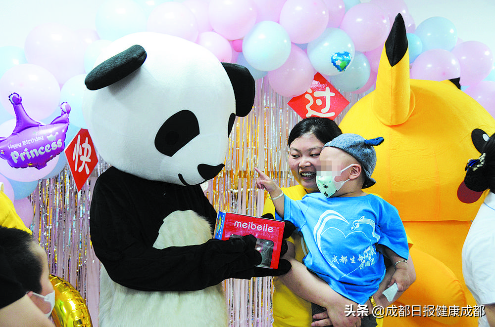 成都血友病危重患儿基本上在这里，成都大部分血小板减少病的患儿也在这里这个科室凝聚着满满的爱和希望