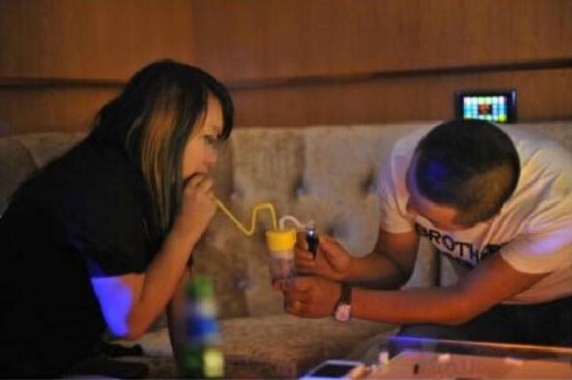 揭秘明星吸毒背后有何隐情,明星吸毒背后的真相是什么