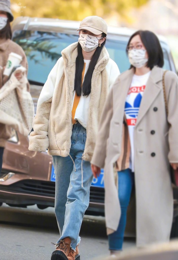 杨幂穿的新中式棉服同款,杨幂最近穿的阿迪达斯外套