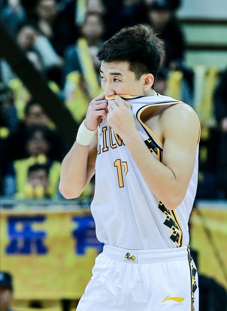 孙铭徽赵继伟郭艾伦搞笑视频,孙铭徽郭艾伦打台球