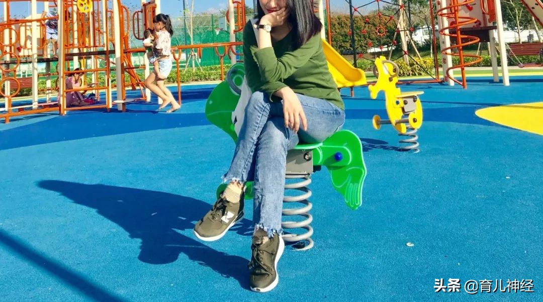 胡可成功的秘诀就是示弱,胡可育儿套路大揭秘