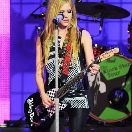 王源弹吉他完整版,王源弹吉他清唱