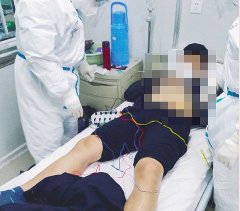 武汉雷神山首例治愈患者出院,雷神山患者出院