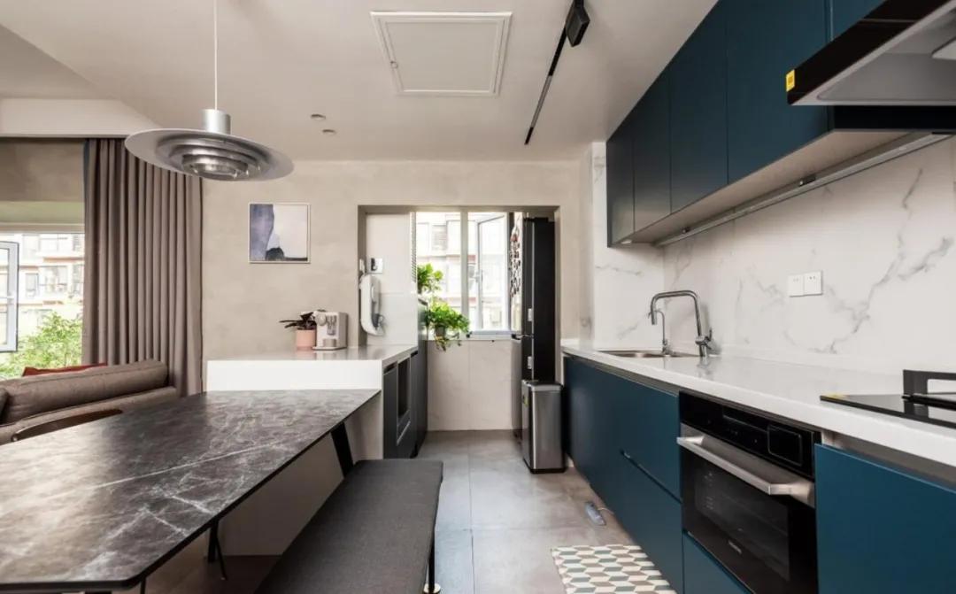 进门走廊太长又窄怎么布置,进门玄关走廊怎么设计