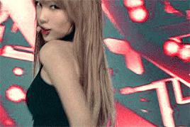 泰妍奚梦瑶,158和178情侣穿搭