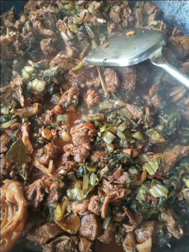 酸菜焖鸭子做法,酸菜鸭的做法大全家常菜