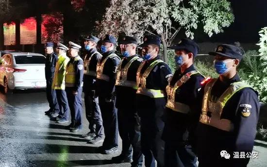 昨夜风雨中，温县路口那一抹“警察蓝”让人无比安全、暖心！