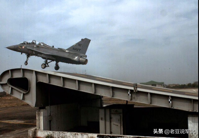 lca光辉战机舰载版,印度lca光辉战斗机气动设计浅析