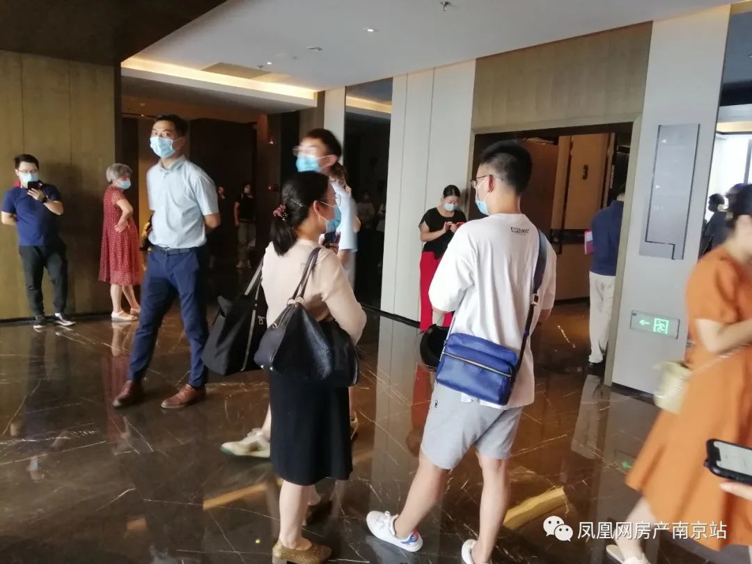 鸡腿盘居然有弃号？！直击江宁两热盘开盘现场