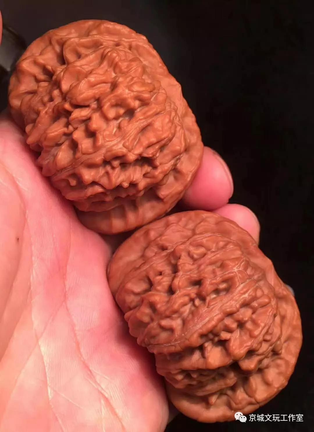 文玩核桃刚到手必须刷亮才能盘吗,文玩核桃正确盘玩手法