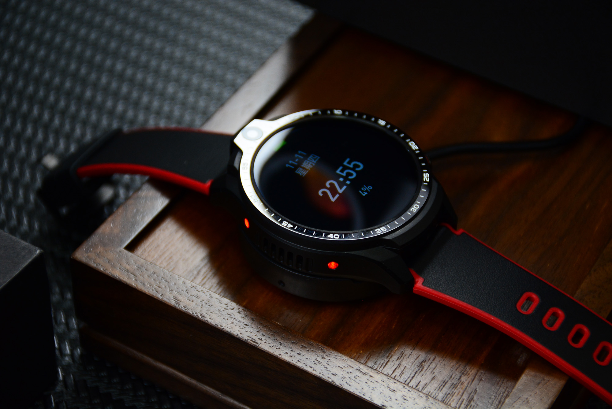 内存128g可插卡的电话手表,jeep黑骑士手表打王者