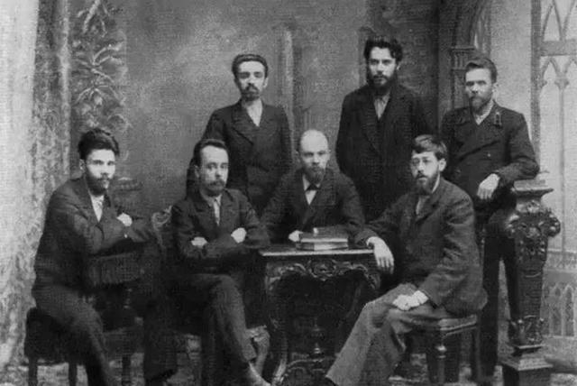 列宁画像和简介的图片,列宁150年老照片