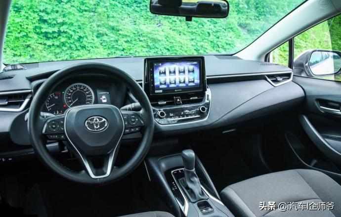 日产轩逸和卡罗拉哪个更值得购买,卡罗拉1.2t精英版比轩逸经典豪华