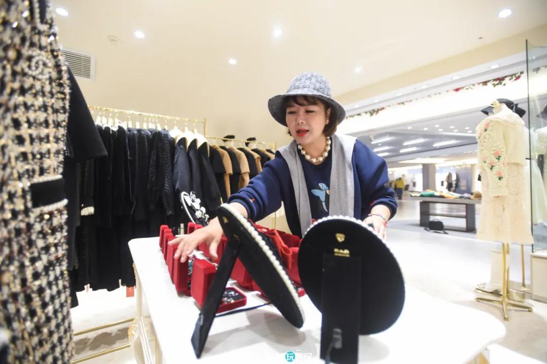 58岁韩国“女汉漂”点赞武汉：我在这里重燃服装梦