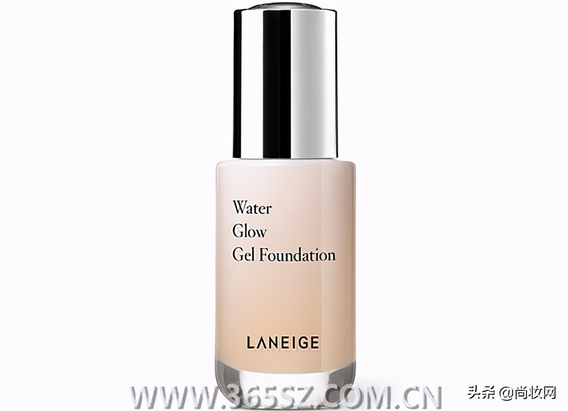 底妆卡粉的正确化妆方法,底妆卡粉脱妆正确方法