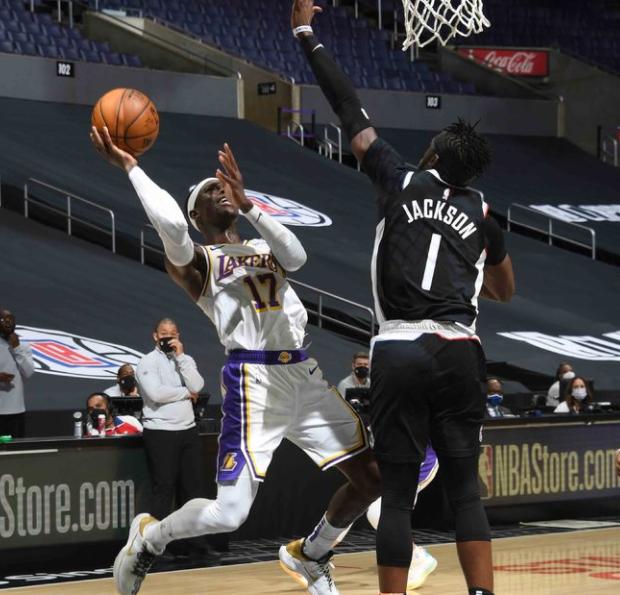 裁判偏袒湖人引争议,库兹马施罗德湖人