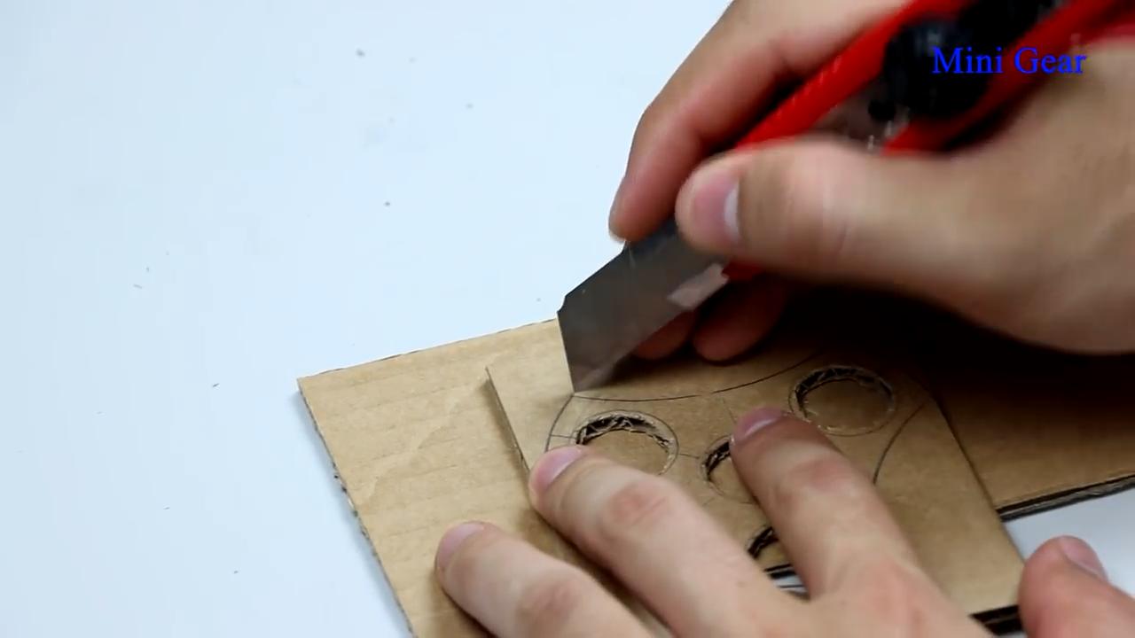 风火轮陀螺手工,如何制作指尖陀螺永动机