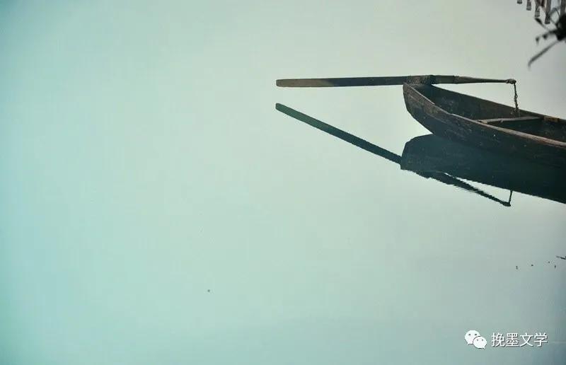 我打偏远的江南小镇走来，去寻找梦中的心之所向的地方