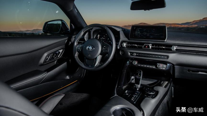 宝马z4m40ivs丰田牛魔王supra,全新一代supra外媒评论