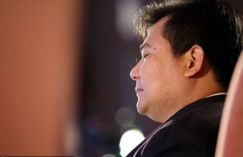 打败黄光裕,和刘强东打价格大战?张近东的苏宁因何负债累累